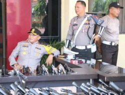 Kapolres Tanjungbalai Periksa Senpi Personel