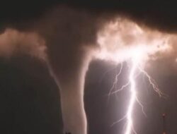 Bencana Puting Beliung di Bogor Tewaskan Dua Orang