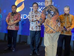 Bupati Nisel Terima Penghargaan Tokoh Indonesia 2024