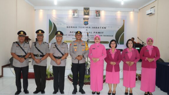 Polres Tanjungbalai Gelar Upacara Sertijab Kasat, Kasi Propam dan Kapolsek