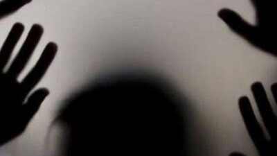 Suami Jual Istri Rp1,5 Juta Layani Dua Pria, Digerebek Tanpa Busana