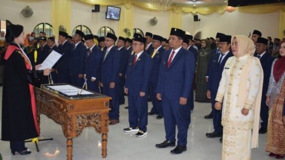 50 Anggota DPRD Langkat Terpilih Diambil Sumpah Janjinya