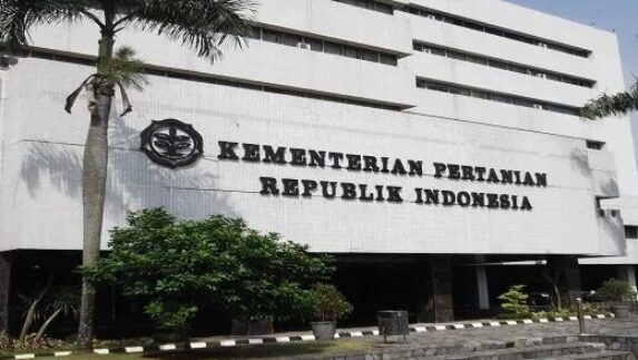 Terima Suap Rp10 Miliar, Tiga ASN Kementan Diberhentikan