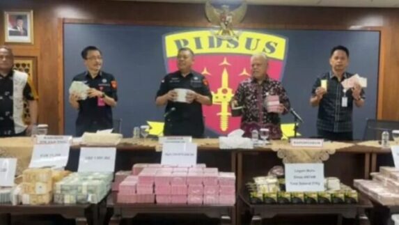 Kejagung Temukan Uang Rp920 Miliar di Rumah Eks Pejabat Tinggi MA