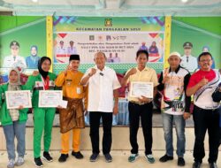 Syah Afandin Serahkan Tali Asih ke Atlet Peraih Medali di PON XXI Aceh-Sumut