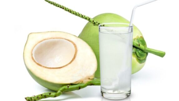 Air Kelapa Bisa Sembuhkan Sejumlah Penyakit