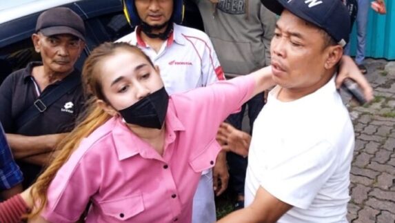 Debt Collector Bikin Ulah, Mobil Warga Dihentikan Paksa Ditengah Jalan