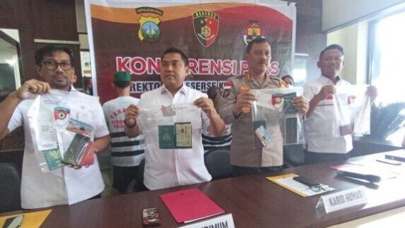 Oknum PNS Ditangkap Lantaran Jadi Pengurus PMI Ilegal