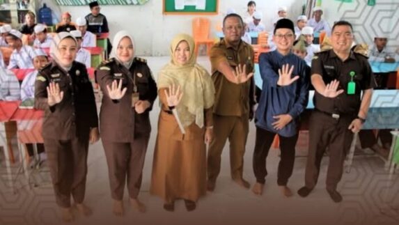 Kejari Tanjungbalai Gelar Penyuluhan ke SMP IT Darul Fikri