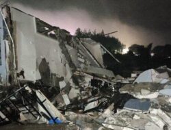 Liburan di Villa, Sekeluarga Tertimpa Tembok Runtuh