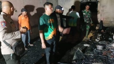 Personil Polsek Firdaus Tinjau Lokasi Rumah Terbakar di Sei Buluh Estate