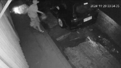 Terekam CCTV, Dua Pria di Medan Curi Puluhan Tabung LPG