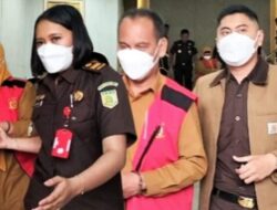 Terjerat Kasus Korupsi, Kadis LH dan Kadisdik Karimun Ditahan