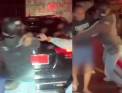 Viral, Mobil Kajari Kediri Dihadang Dua Pria Tak Dikenal