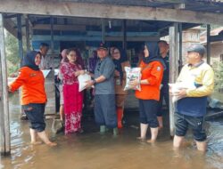Walikota Tanjungbalai Kunjungi dan Salurkan Bantuan untuk Korban Banjir