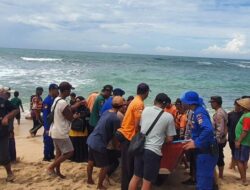 Belasan Wisatawan Terseret Ombak, Tiga Orang Ditemukan Tewas