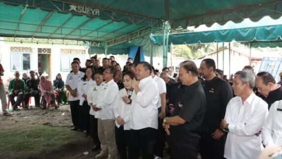 Bupati Hadiri Kenduri Wafatnya Ibunda Ketua DPRD Pakpak Bharat