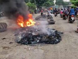 Geram Jalan Rusak Akibat Truk Pengangkut Tambang Milik PT Imasco, Warga Gelar Aksi Demo