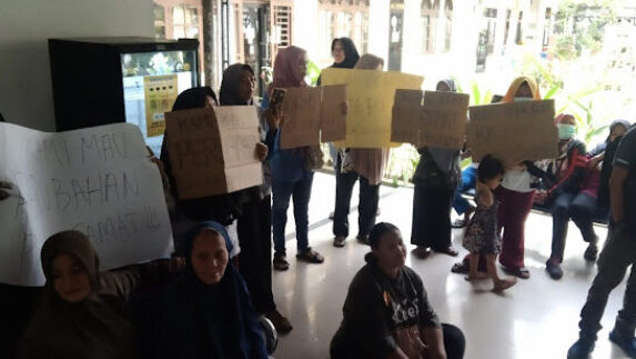 Kantor Camat Medan Amplas Digeruduk Warga Soal Transparansi Seleksi Kepling