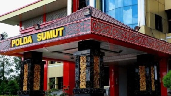 Polda Sumut Gerebek Sarang Narkoba di Siantar, Ratusan Paket Sabu Diamankan