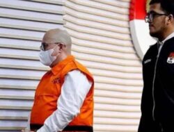 Rugikan Negara Hingga Rp1 Triliun, Eks Dirut PT Taspen Ditahan