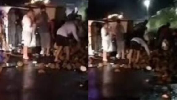 Bukannya Nolong, Warga Malah “Nyolong” Durian dari Pick Up Terguling