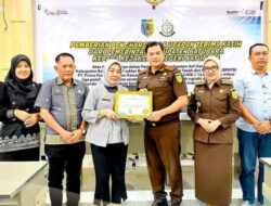 Bapenda Berikan Penghargaan kepada Kejari Batu Bara