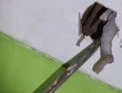 Kepergok Warga, Maling Motor “Nyangsang” di Plafon Rumah
