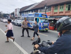 Hindari Macet, Kapolsek Pancur Batu Turun ke Jalan Atur Lalulintas