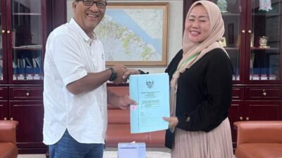 Warga Senang Terima Akta Pelepasan Aset Eks HGU dari PTPN 1 Regional 1