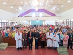 Bupati Humbahas Ibadah di Gereja HKBP Parlilitan