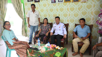 Bupati Humbahas Kunjungi Warga Desa Marbun Toruan