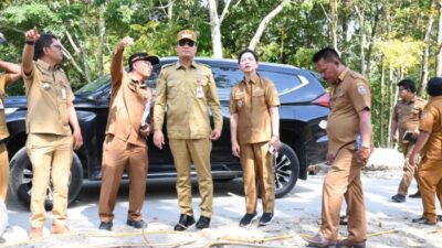 Bupati dan Wabup Humbahas Tinjau Jalan Longsor di Baktiraja