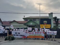 Dukung UU TNI, KORSA Bagikan Takjil Gratis