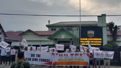 Dukung UU TNI, KORSA Bagikan Takjil Gratis