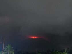 Gunung Lewotobi Erupsi, Dua Desa Hujan Pasir dan Kerikil