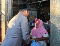 Jelang Lebaran, Kapolres Tapsel Bantu Warga Kurang Mampu