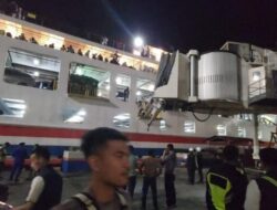 Pasutri Nyebur ke Laut Saat Hendak Naik Kapal