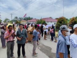 Rusak Akibat Truk Angkut Galian C, Warga Selesai Blokir Jalan