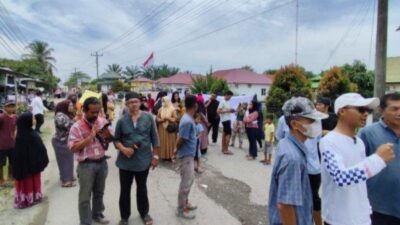 Rusak Akibat Truk Angkut Galian C, Warga Selesai Blokir Jalan