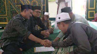 Walikota dan Wawako Tanjungbalai Sholat Jum’at di Masjid Raya