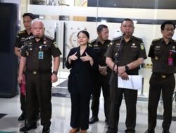 Perintangan Kasus Timah dan Impor Gula, Tiga Jadi Tersangka