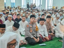 Walikota Padangsidimpuan & Wawako Sholat Idul Fitri 1446 H di Masjid Agung Al-Abror