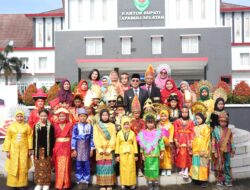 Bupati Tapsel Pimpin Upacara Hardiknas Tahun 2025