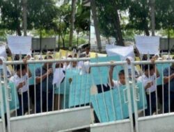 Lelah Kerap Dipindah, Pelajar SMPN 2 Galang Demo Kantor Bupati Deli Serdang