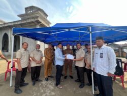 Walikota Tanjungbalai Serahkan Sapi Kurban Bantuan Gubsu ke Masjid Muhtadi
