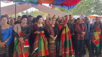 Maruli Siahaan Bersama Istri Melayat ke Kabupaten Toba