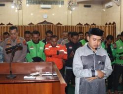Polresta Deli Serdang Bersama Komunitas Ojol Gelar Sholat Ghaib
