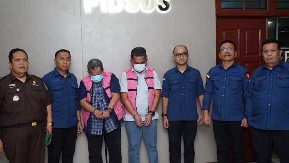 Kejati Sumut Tahan 2 Tersangka Korupsi Pengadaan Kapal Tunda PT Pelindo