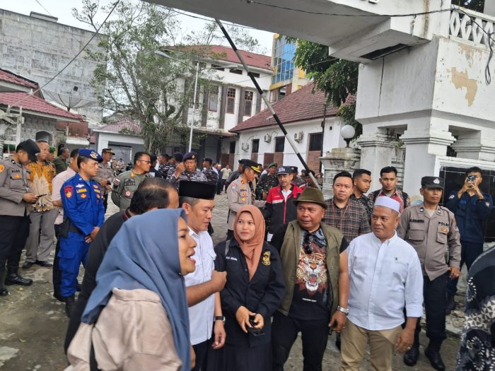 Aliansi Pemuda Indonesia Demo di Gedung DPRD Tanjungbalai